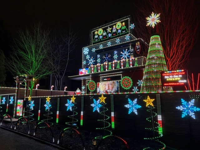 WEST SEATTLE CHRISTMAS LIGHTS: The 4040 House is back!