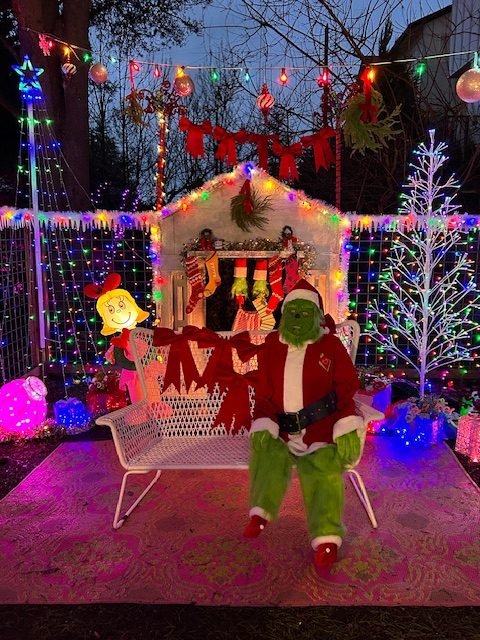 HAPPENING NOW: Free photo ops with The Grinch at ‘Whoville’