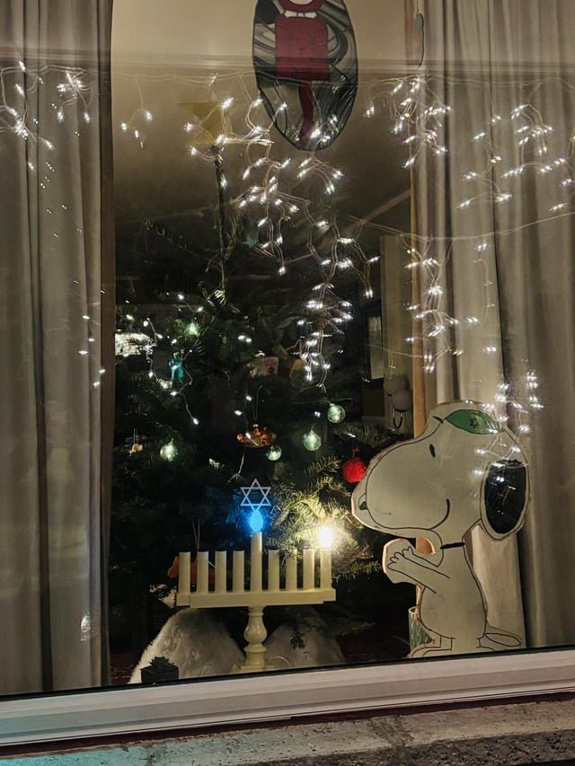 Happy 1st night of Chanukah, Seattle!