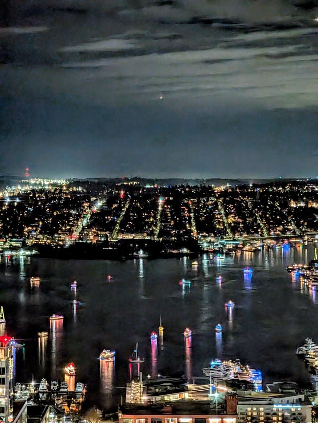 Love seeing the boats all festive and lit up on Lake Union tonight!
