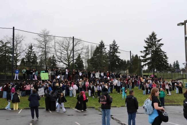WEST SEATTLE SCHOOLS: Local students walk out during ‘national shutdown’