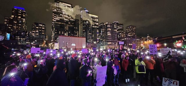 Seattle Honors Renee Good With Waterfront Vigil