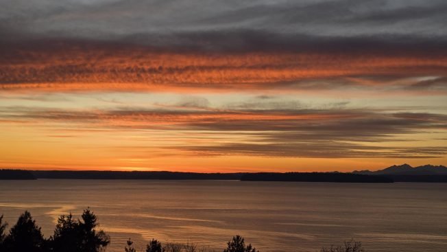 WEST SEATTLE WEATHER: Last 4 pm-hour sunset of the season, heading into cold-temp alert night