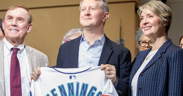 ‘Jeopardy!’ host Ken Jennings doubles down on being a Seattleite