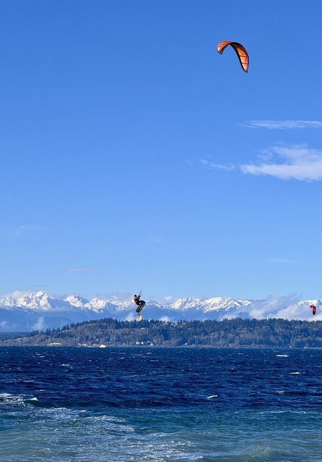 Beautiful morning for kite surfing