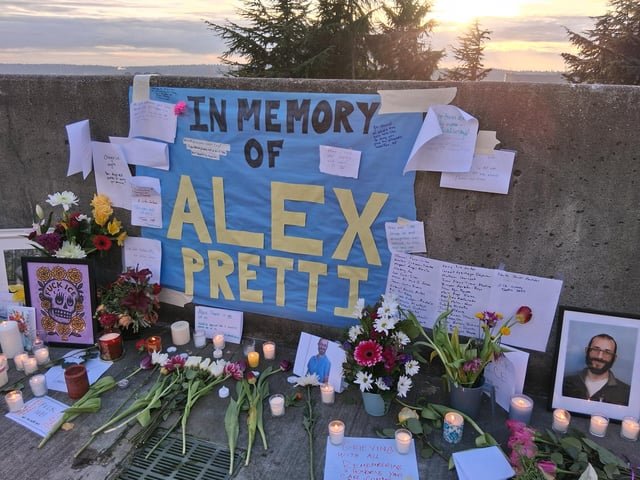 Vigil last night Jan 27 in front of Seattle VA hospital, for Alex Pretti murdered by Trump. Trump Must Go Now.
