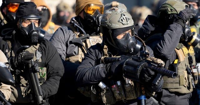 Can ICE agents break down your door? Or pull you from a car? WA legal experts weigh in