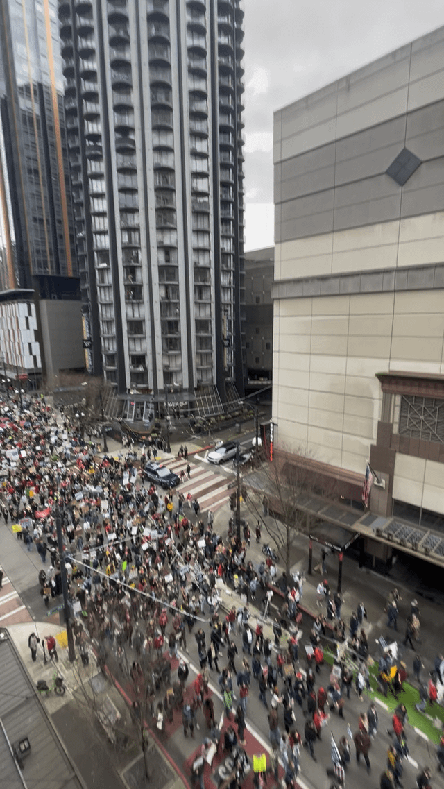 Huge ICE protest at Pine Street