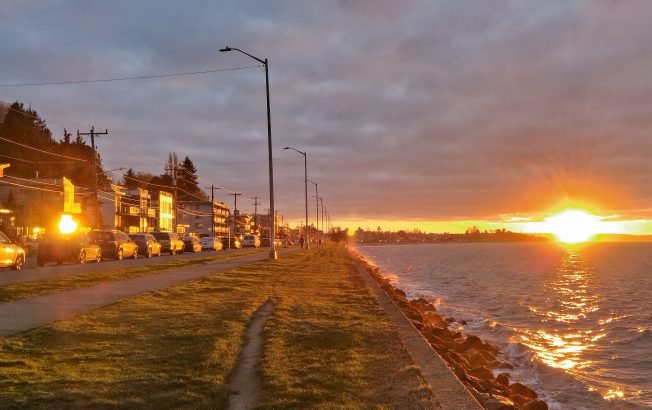 TRAFFIC, WEATHER, TRANSIT, ROAD WORK: Friday + holiday weekend