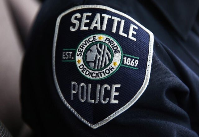 Seattle Mayor, police guild spar over ICE protection directives