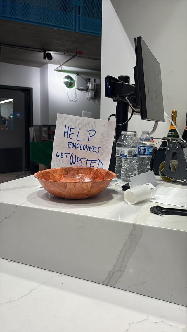 AMZ fresh closing all stores