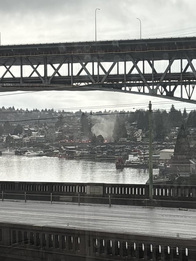 looks like a fire in fremont, anyone know what’s happening?