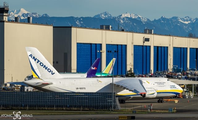 Antonov An-124 at Everett – Kherson is the name of a Ukrainian city where russians currently hunt civilians with weaponized drones.