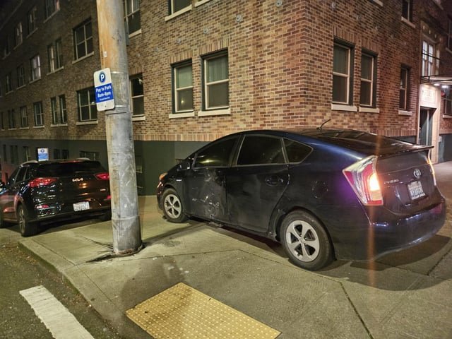 Cool parking job, guys