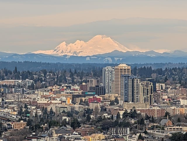The (other) mountain is out!