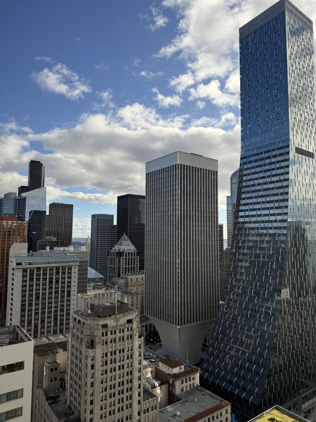 Peekaboo! Glimpses of Seattle’s Most Iconic…