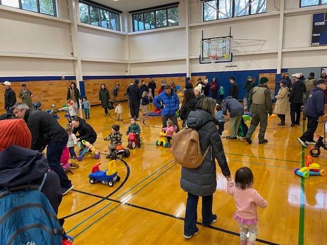 VIDEO: Hiawatha Community Center finally reopens, to applause and apologies
