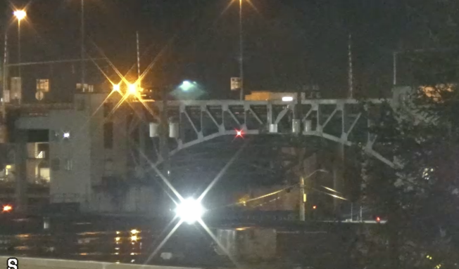 TRAFFIC ALERT: Two lanes closed on northbound 1st Avenue South Bridge