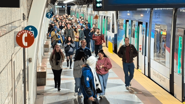 Crowd already pouring to Pioneer Square
