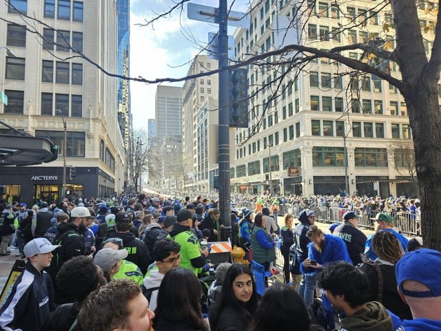 4th and Pike packed