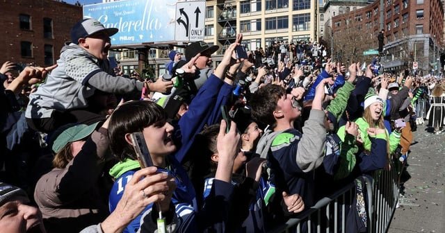 12K Seattle students (and some teachers) skip class amid Seahawks parade