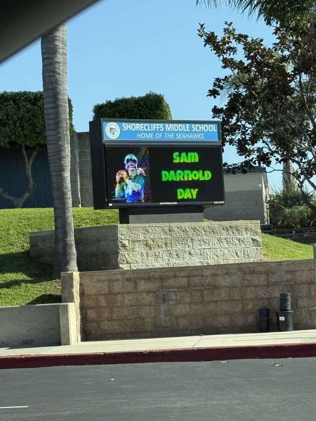 Sam Darnold’s Middle School Mascot are the Shorecliffs Seahawks.