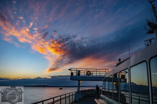 The Gods are smiling on Seattle. Yet another glorious Puget Sound sunset on this last #BlueFriday of the football season!