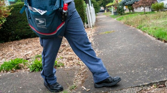 Man posing as postal worker assaulted Phinney Ridge couple
