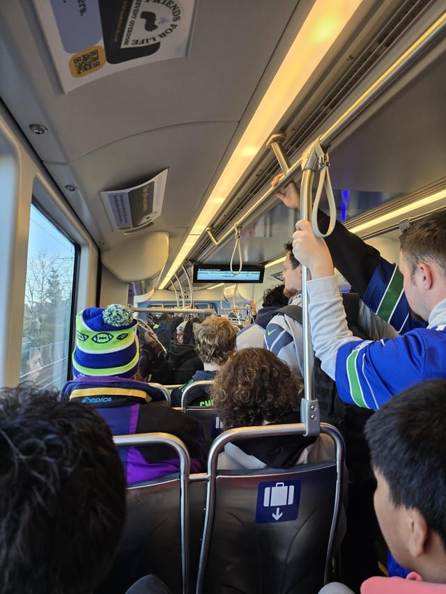 Link has been nearly full since Tukwila station, plan accordingly