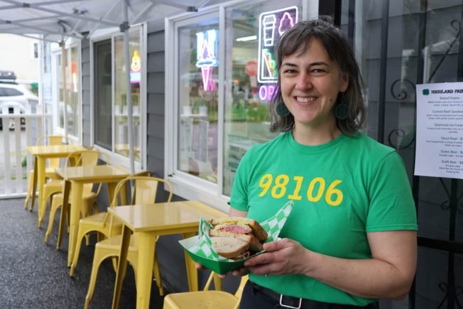 HAPPENING NOW: Not too late for corned beef at two West Seattle venues on St. Patrick’s Day night