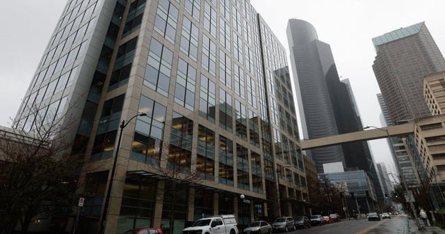 Despite warnings and red flags, King County kept paying contractors