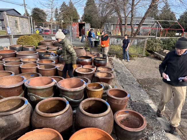 HAPPENING NOW: Planter auction to support Highland Park Improvement Club’s rebuild