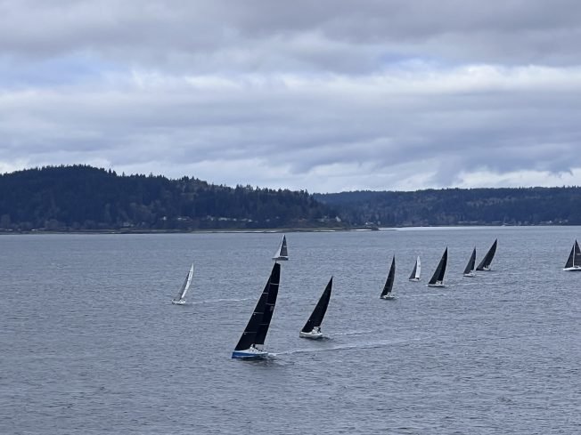 PHOTOS: Yachts racing off West Seattle