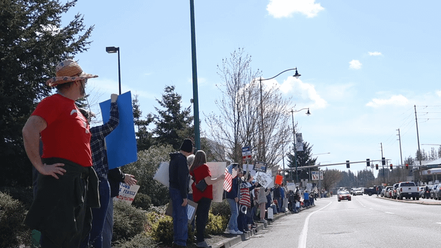 No Kings protest crowd was bigger than ever in Maple Valley, too!