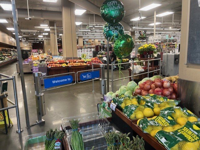 BIZNOTE: More stores join the grocery-gate trend