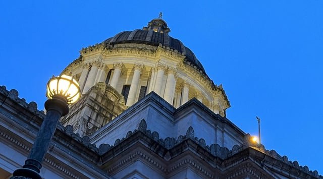 Holdout Democrats leave WA House support for income tax in doubt