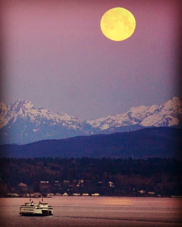 Seattle supermoon