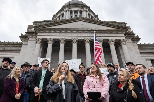 Judge denies restraining order for conservative media figures who sought press passes