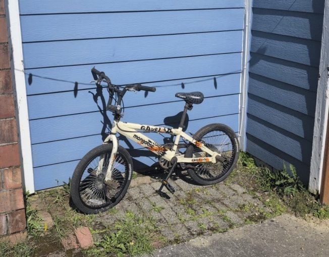 From the ‘dumped, maybe stolen’ file: Kids’ bicycle
