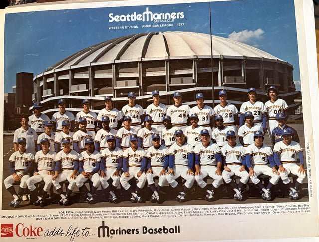 My dad is going through old boxes of memorabilia and sent me this Mariners poster from 1977. 🔱