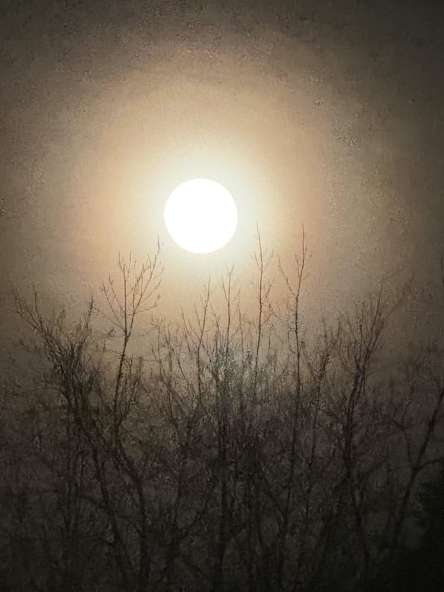 Moonrise over Montake