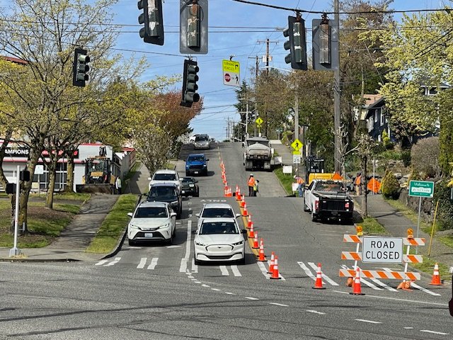 TRAFFIC ALERT: Westbound Oregon closed west of Fauntleroy