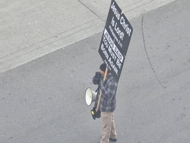 These guys are such losers…