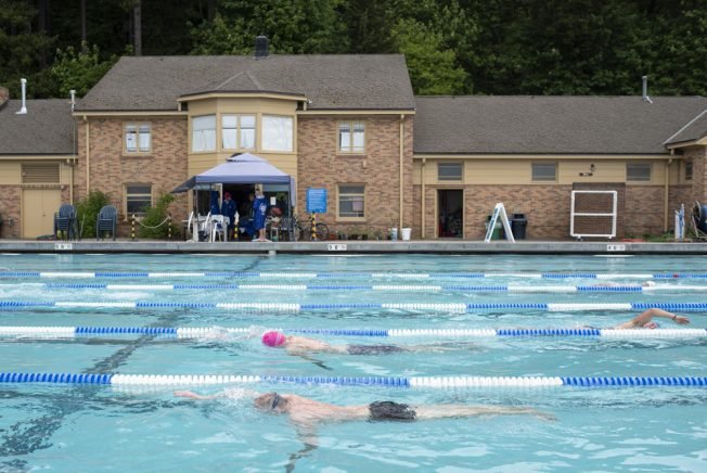 Here’s when you can start swimming this year in West Seattle’s outdoor salt-water Colman Pool
