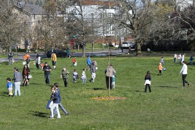 WEST SEATTLE WEEKEND SCENE: Fast fun at Delridge Community Center egg hunt