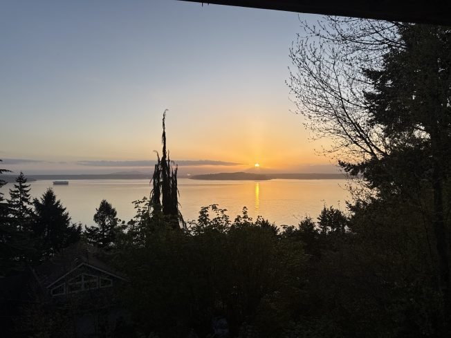 TRAFFIC CAMS, WEATHER, TRANSIT: Friday + weekend, including Saturday bridge ride