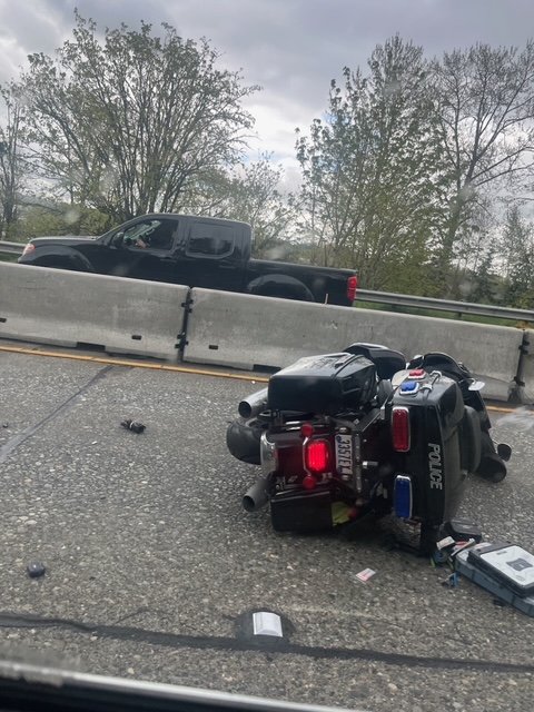 UPDATE: Another westbound West Seattle Bridge crash: This time, police motorcycle officer
