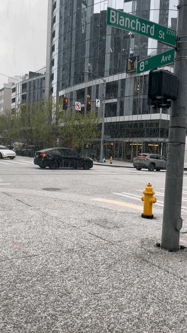 wtf is going on with westlake? this hail is nearly dime sized after only 5min😀
