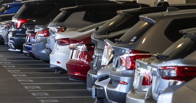 Paid parking starts at some busy light rail garages