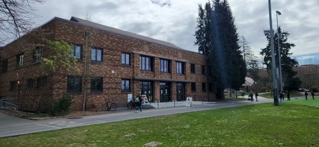 HAPPENING NOW: Hiawatha Housewarming